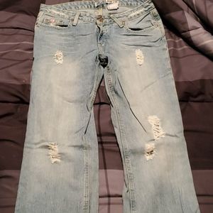 Destroyed jeans